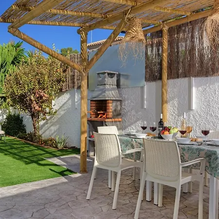 Isabel By Seric, 15' Walking To The Вилла *