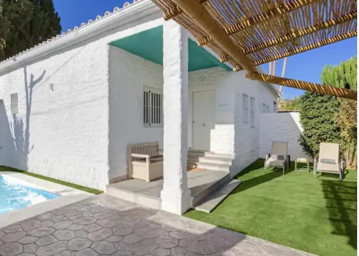 Isabel By Seric, 15' Walking To The