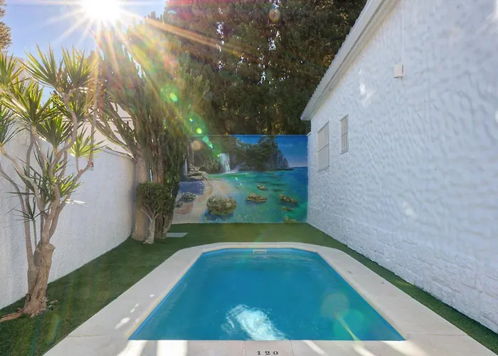 Isabel By Seric, 15' Walking To The Villa