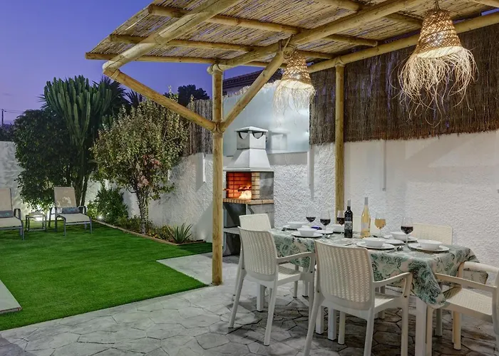 Villa Isabel By Seric, 15' Walking To The