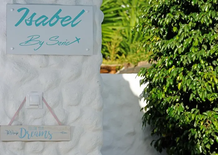 Isabel By Seric, 15' Walking To The * Torremolinos