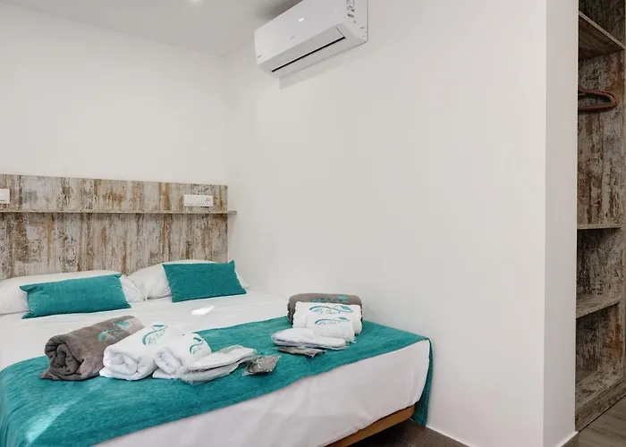 Isabel By Seric, 15' Walking To The Villa