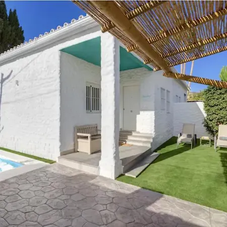 Isabel By Seric, 15' Walking To The