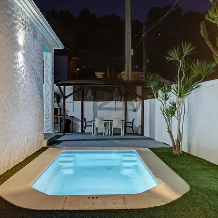 Isabel By Seric, 15' Walking To The