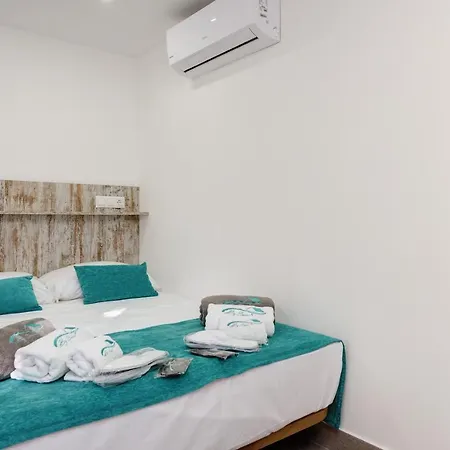 Isabel By Seric, 15' Walking To The Villa