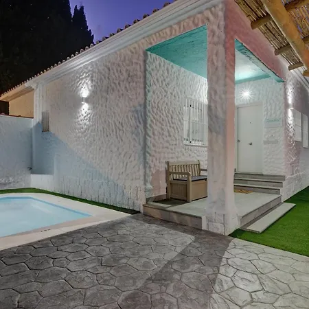 Isabel By Seric, 15' Walking To The